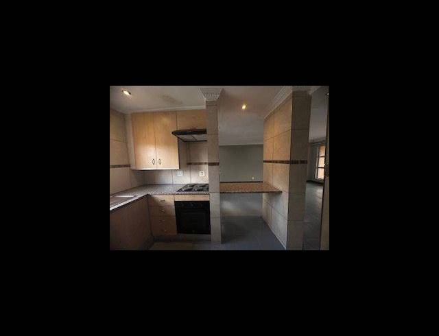 2 BEDROOM APARTMENT FOR SALE IN BRYANSTON EAST